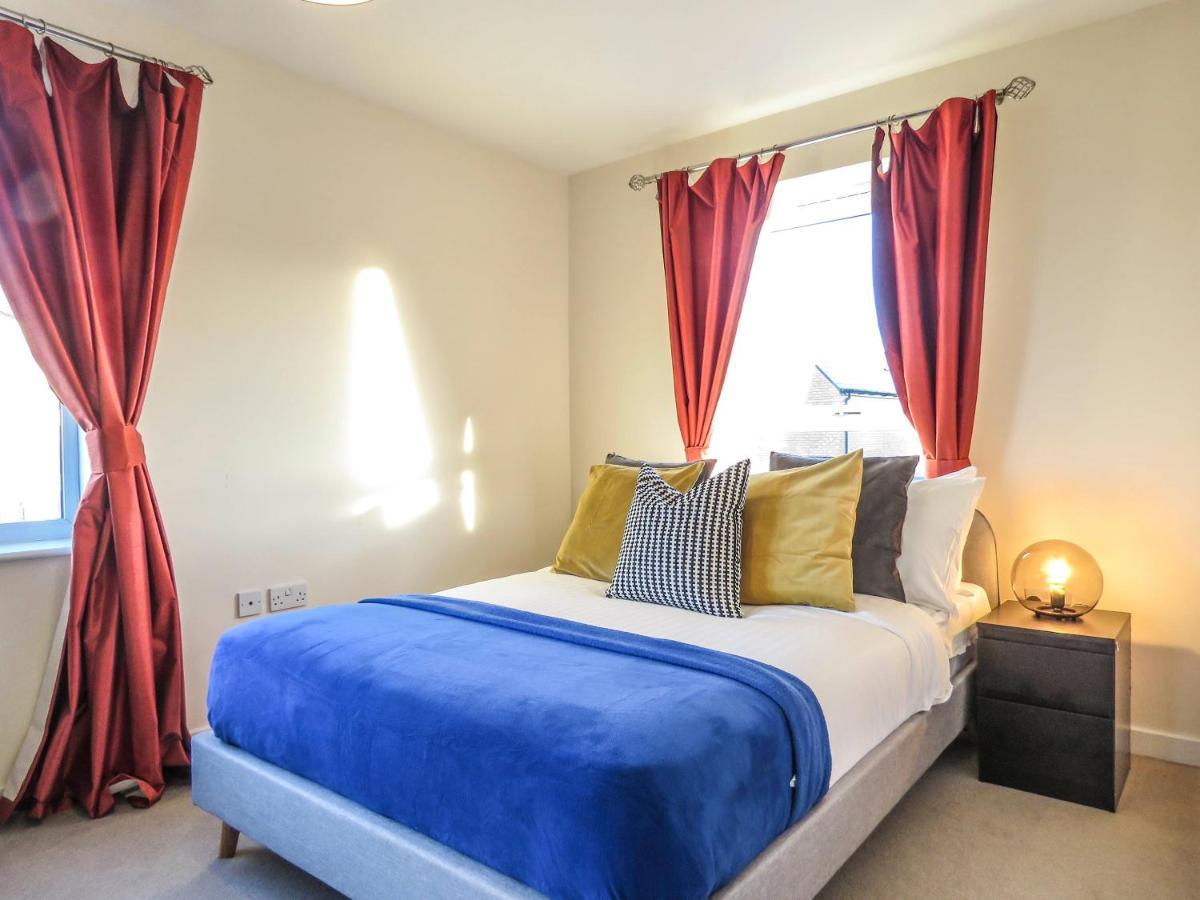 Tudors Esuites 4 Bedroom House Driveway & Garden Birmingam Exterior foto